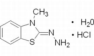 (2Z)-2-hydrazono-3-methyl-2,3-dihydro-1,3-benzothiazole hydrochloride hydrate